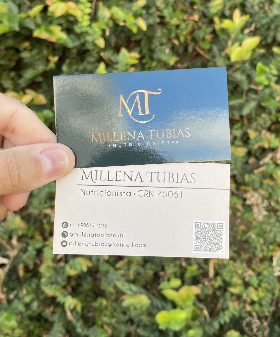 Cartão de visita com verniz total
